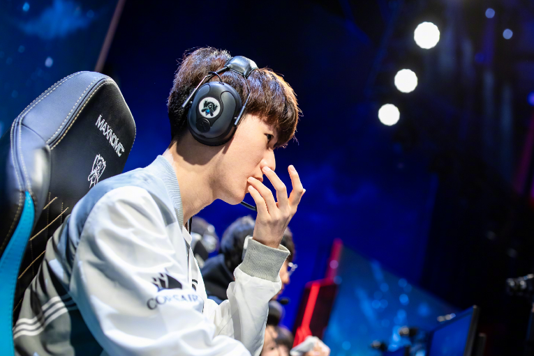 南宫体育-包含G2前途光明！，TheShy新星最后时刻胜出表现突出上演精彩一战的词条