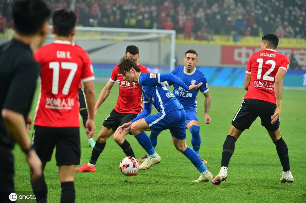 南宫体育-武汉三镇窗口期调整名单；志在NBA总决赛名次提升；目标明确；年轻球员得到机会的简单介绍